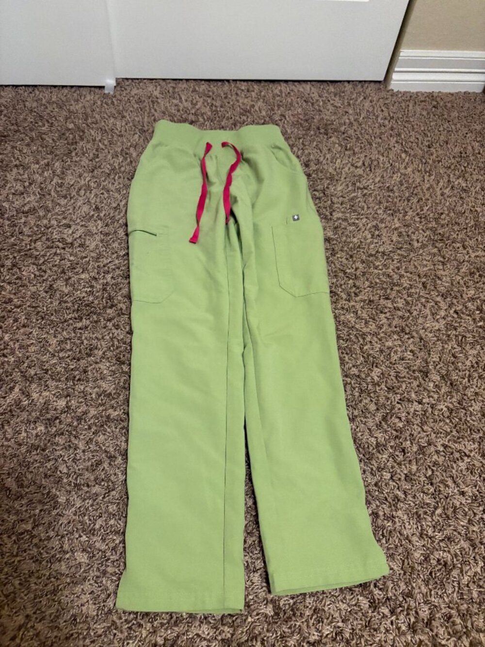 FIGS Technical Collection Scrub Pants XS/P Xtra Small Petite Chartreuse Green